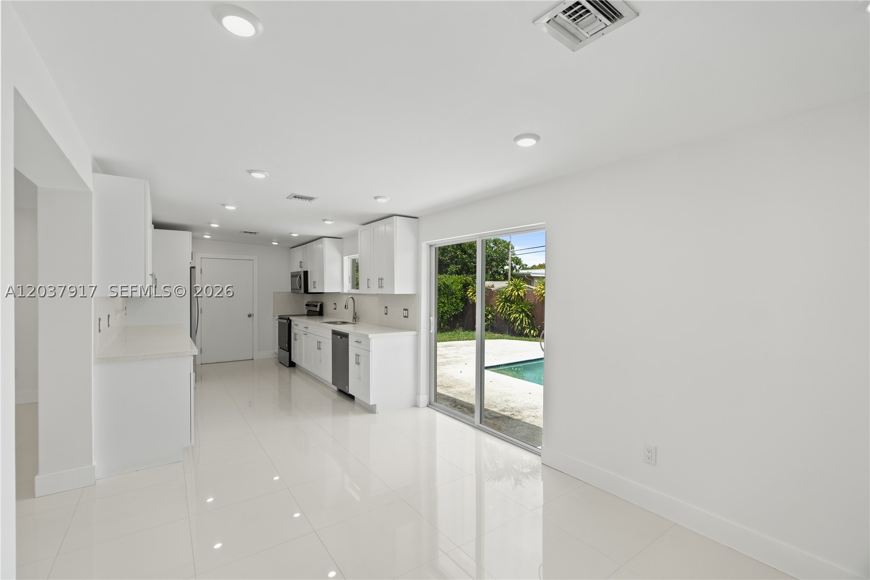 10501 SW 53rd St, Miami FL 33165