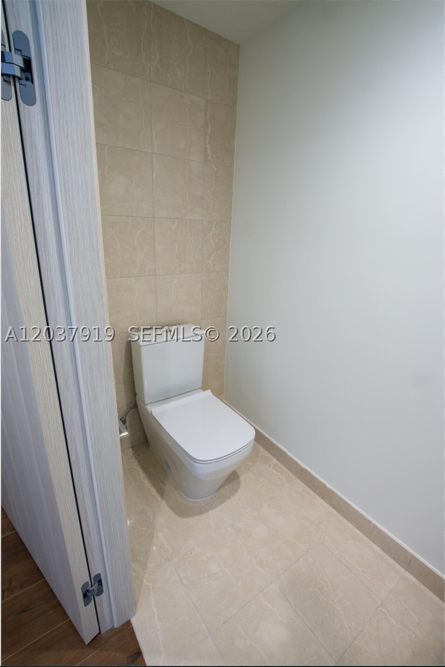 1000 Brickell Plaza #2809, Miami FL 33131