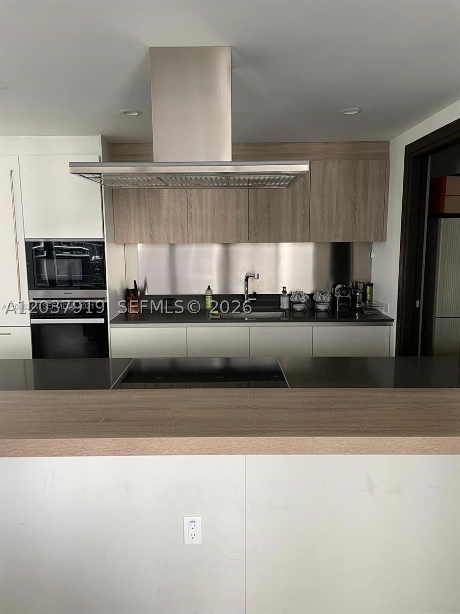 1000 Brickell Plaza #2809, Miami FL 33131