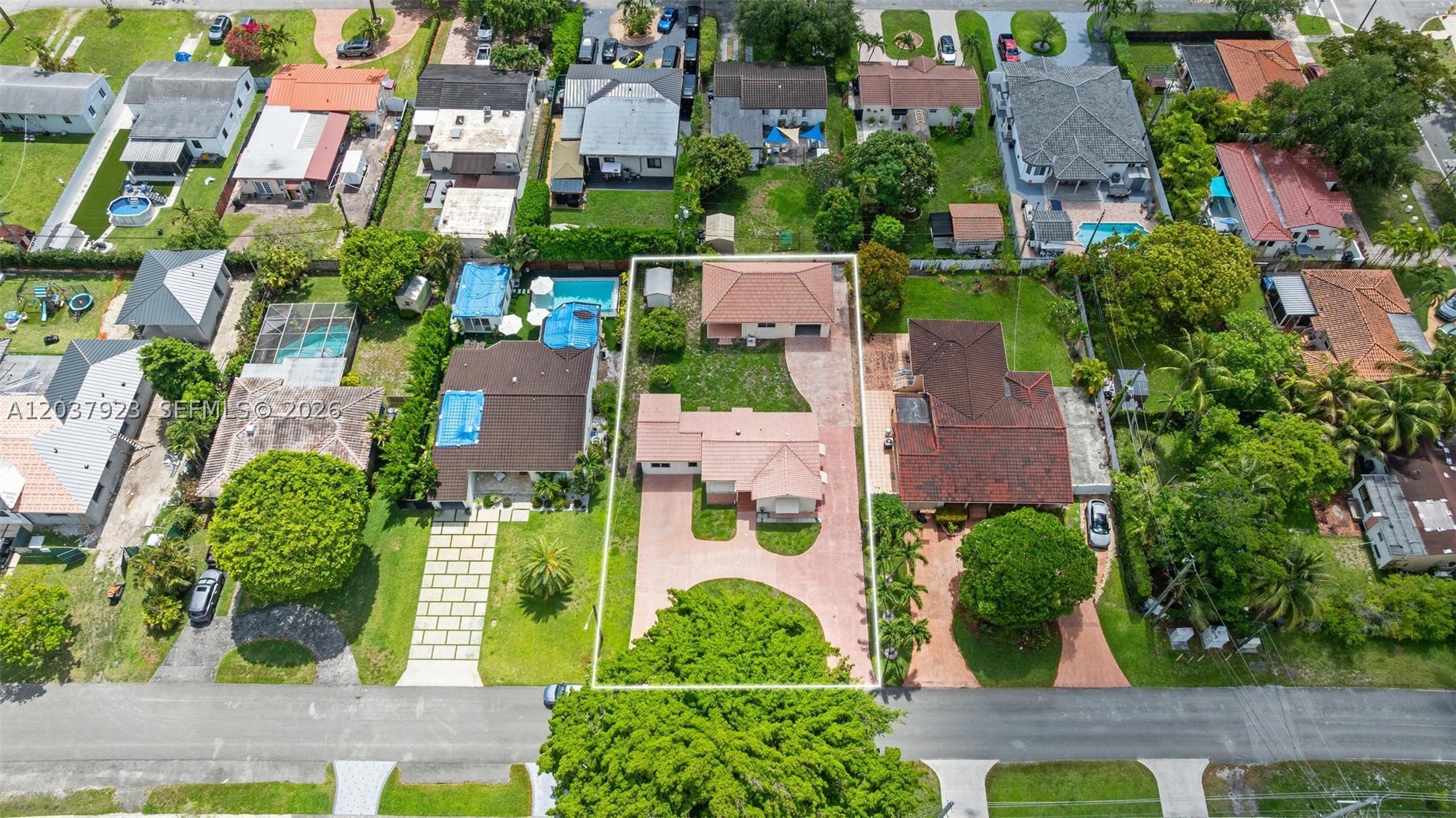 241 Hammond Dr, Miami Springs FL 33166