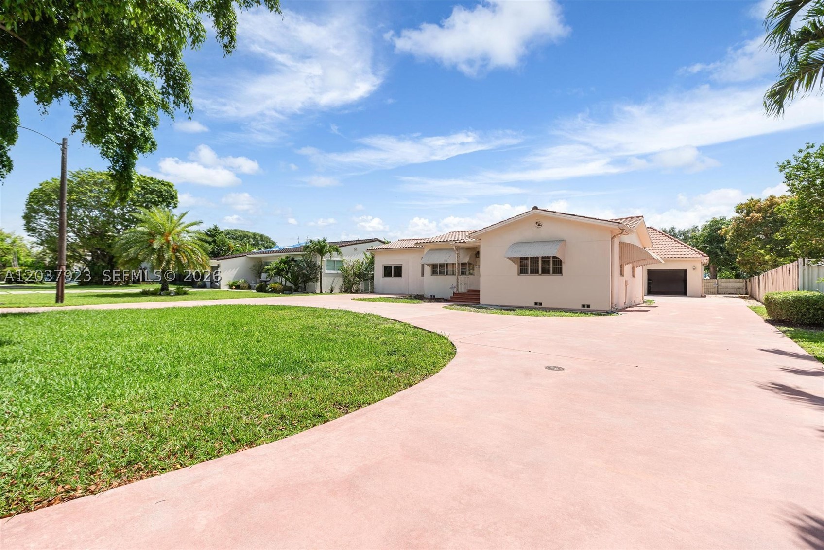 241 Hammond Dr, Miami Springs FL 33166