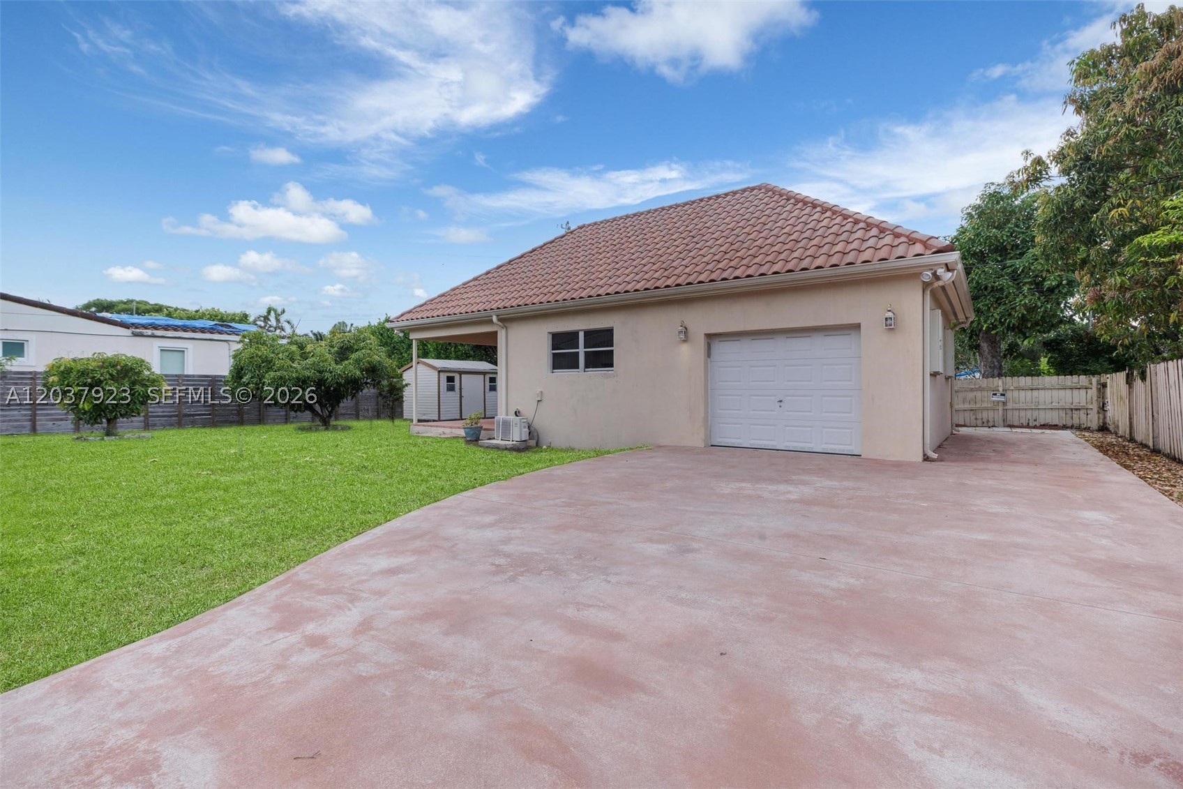 241 Hammond Dr, Miami Springs FL 33166