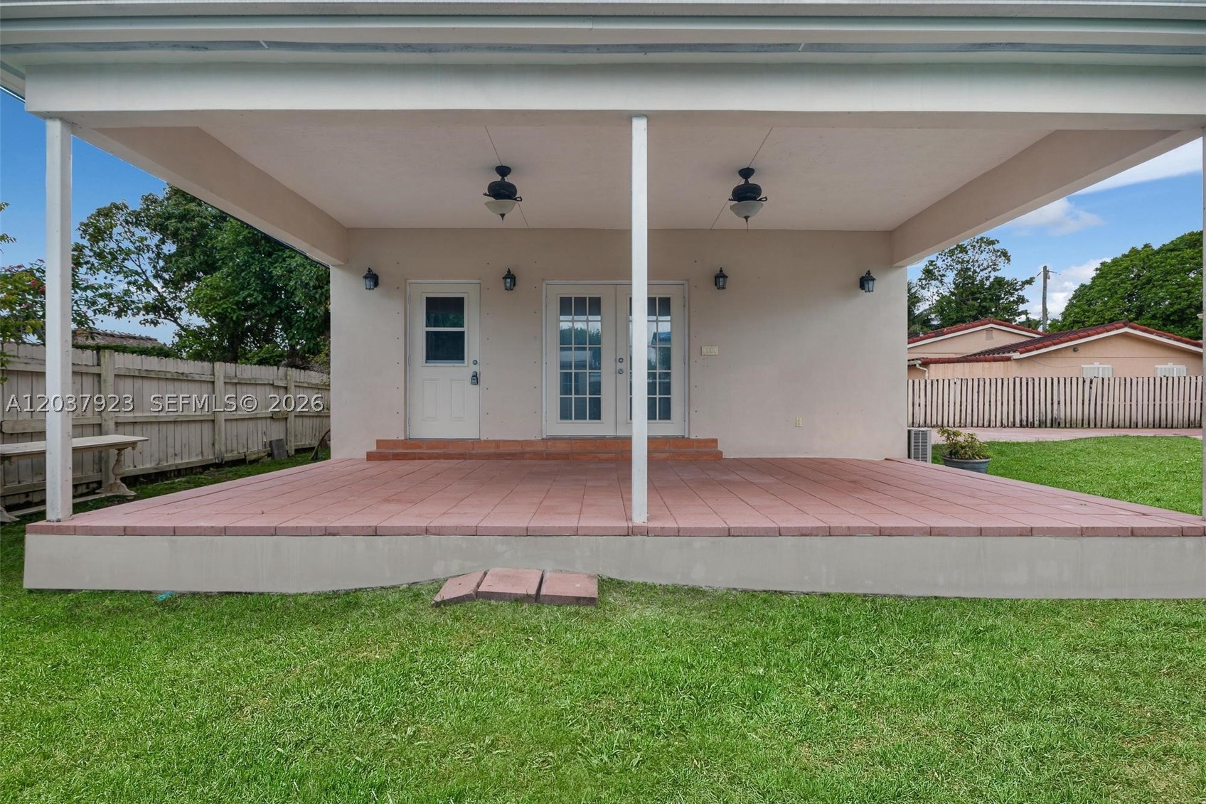 241 Hammond Dr, Miami Springs FL 33166