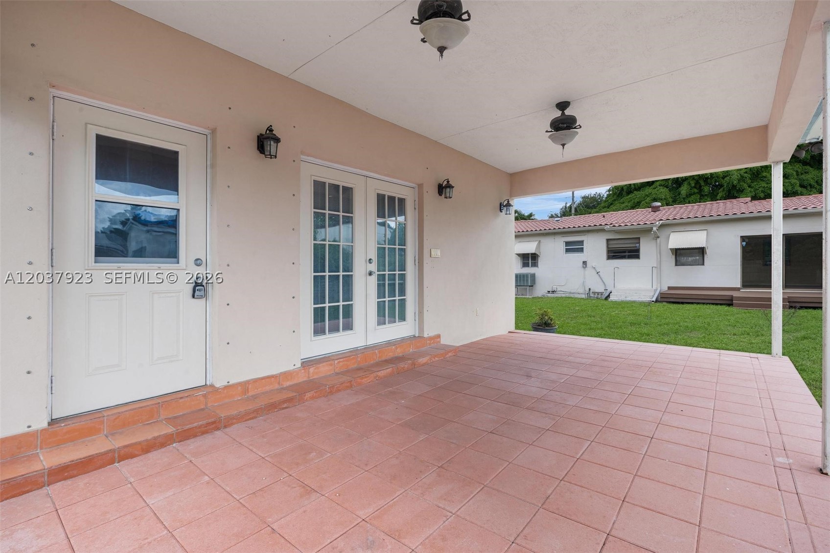 241 Hammond Dr, Miami Springs FL 33166