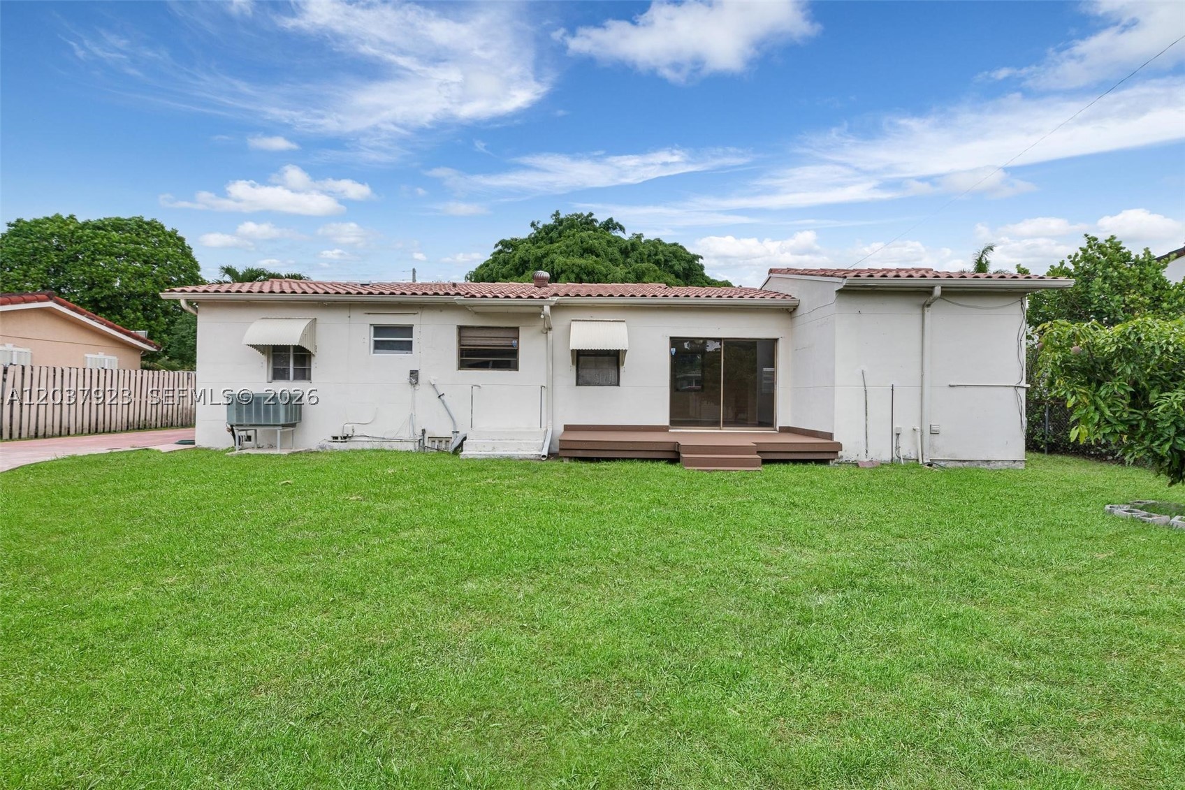 241 Hammond Dr, Miami Springs FL 33166