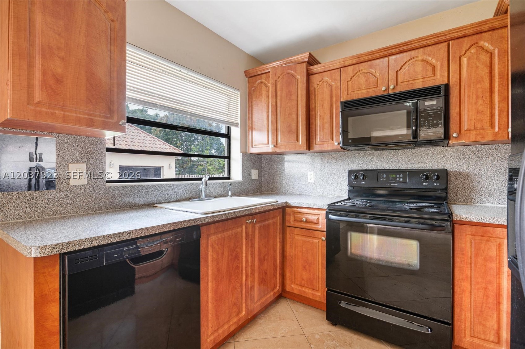 241 Hammond Dr, Miami Springs FL 33166