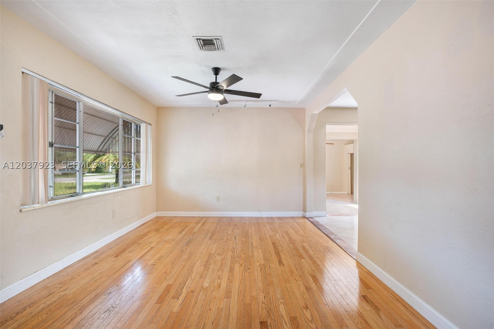 241 Hammond Dr, Miami Springs FL 33166