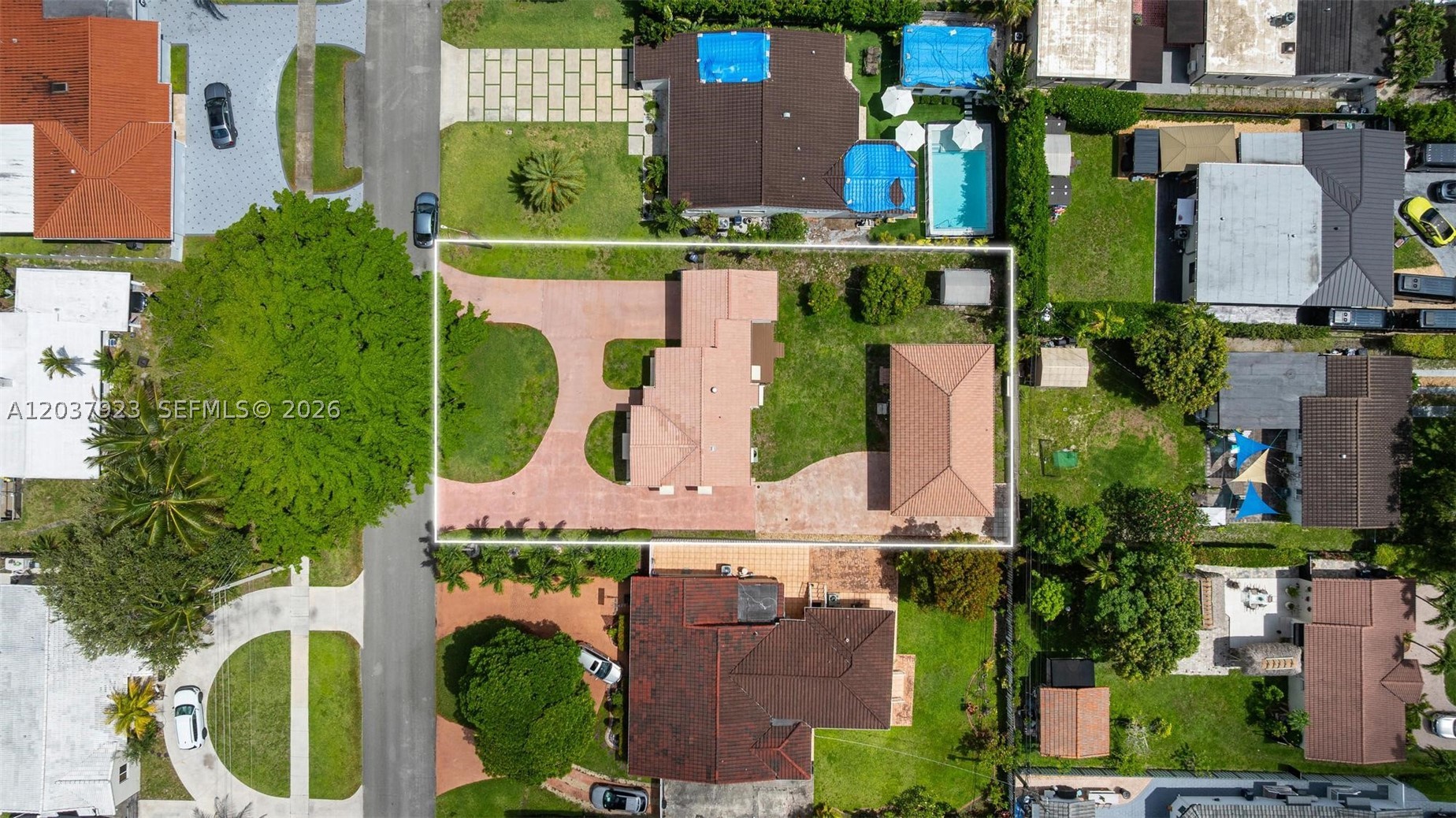 241 Hammond Dr, Miami Springs FL 33166