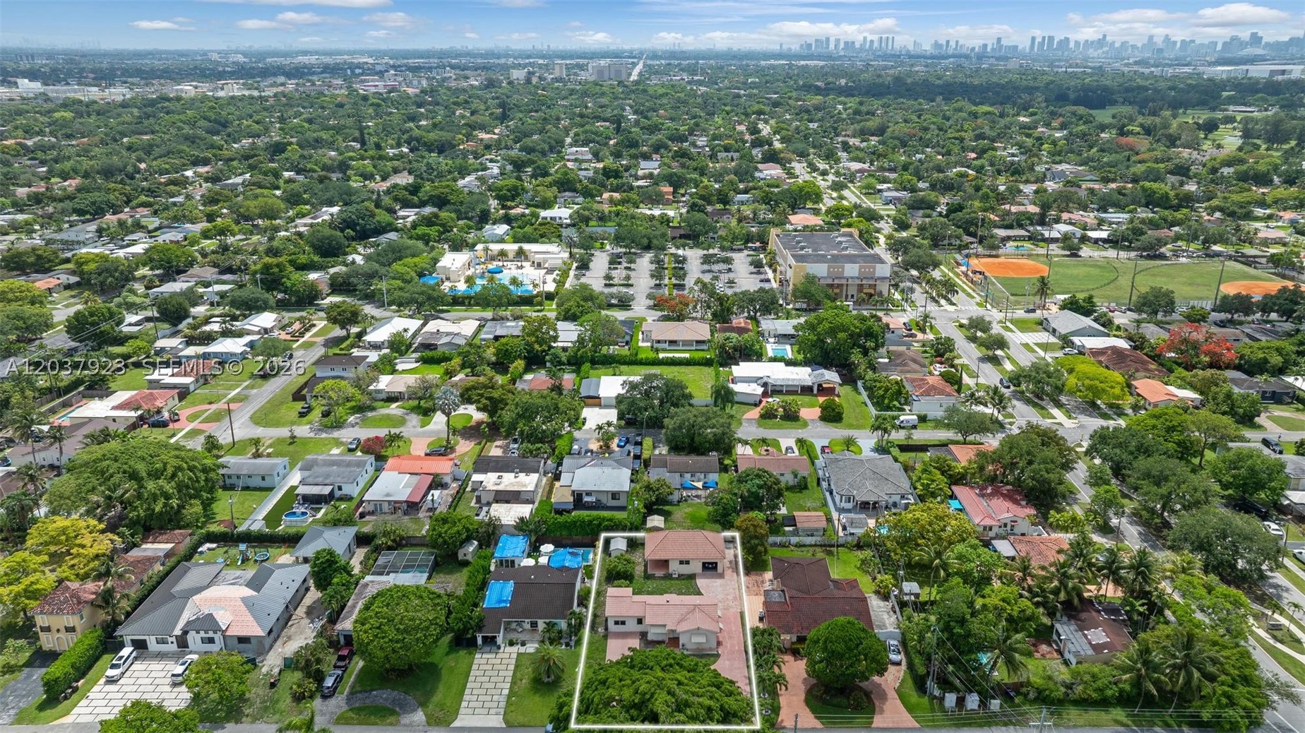 241 Hammond Dr, Miami Springs FL 33166