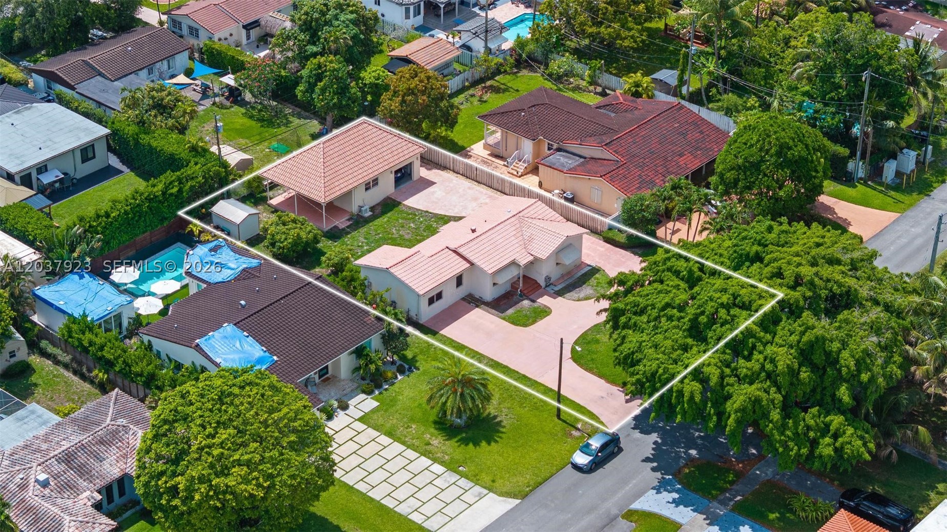 241 Hammond Dr, Miami Springs FL 33166