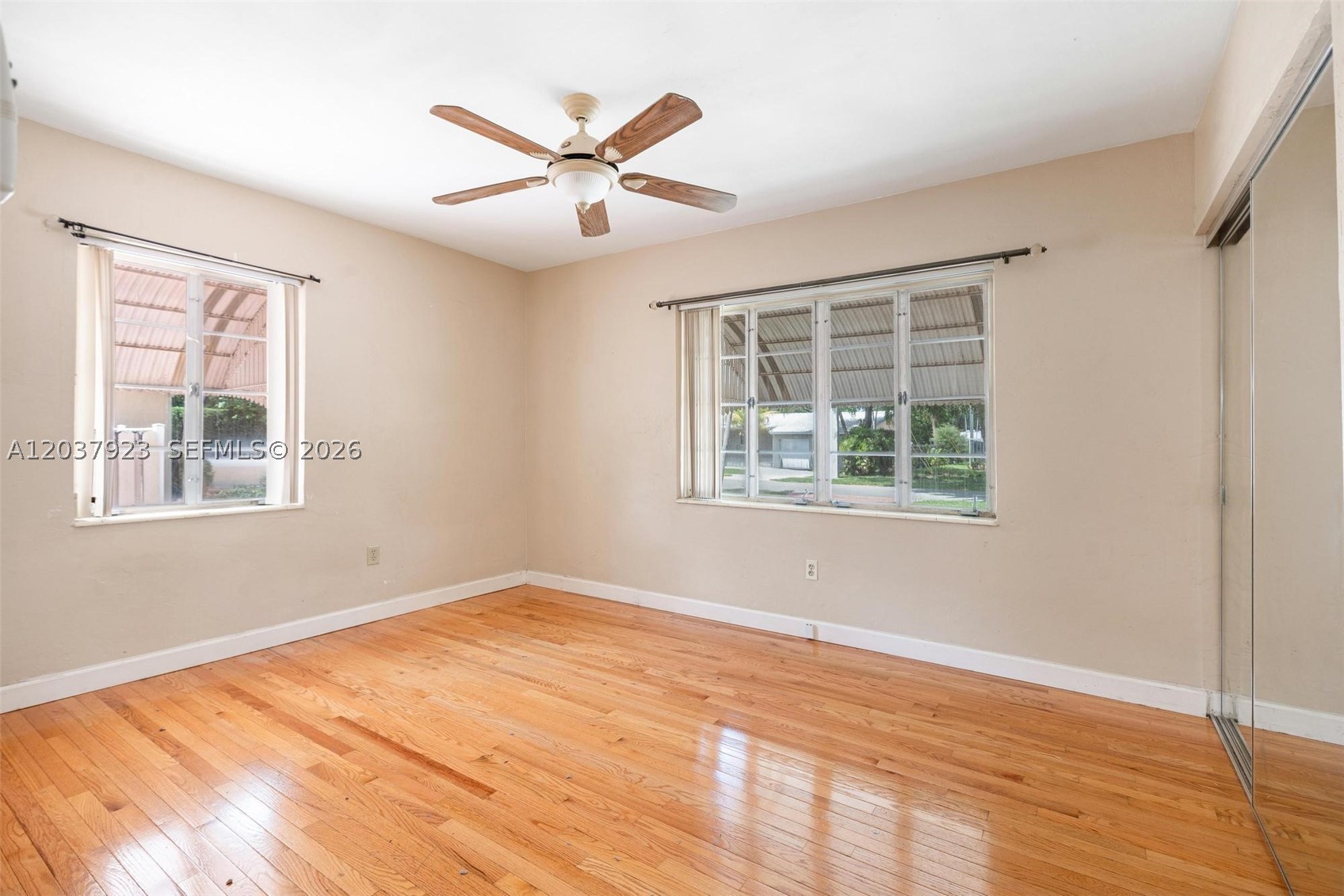 241 Hammond Dr, Miami Springs FL 33166
