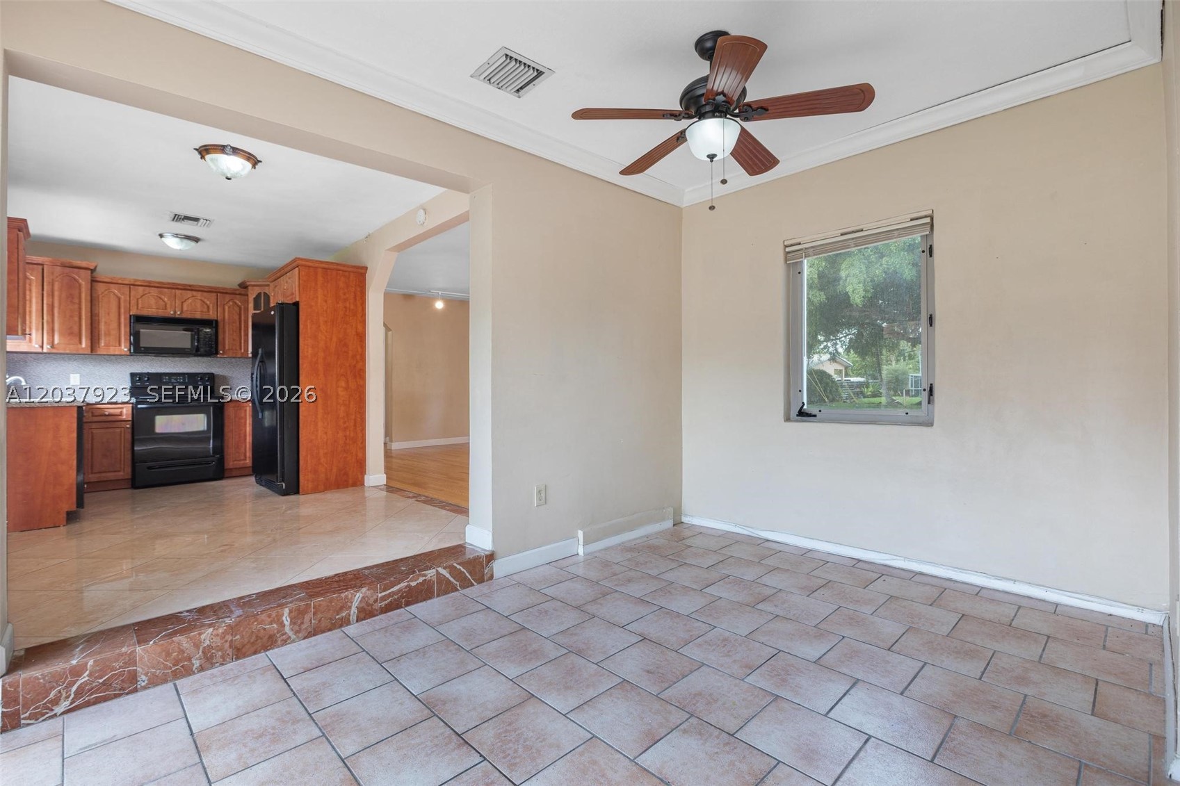 241 Hammond Dr, Miami Springs FL 33166