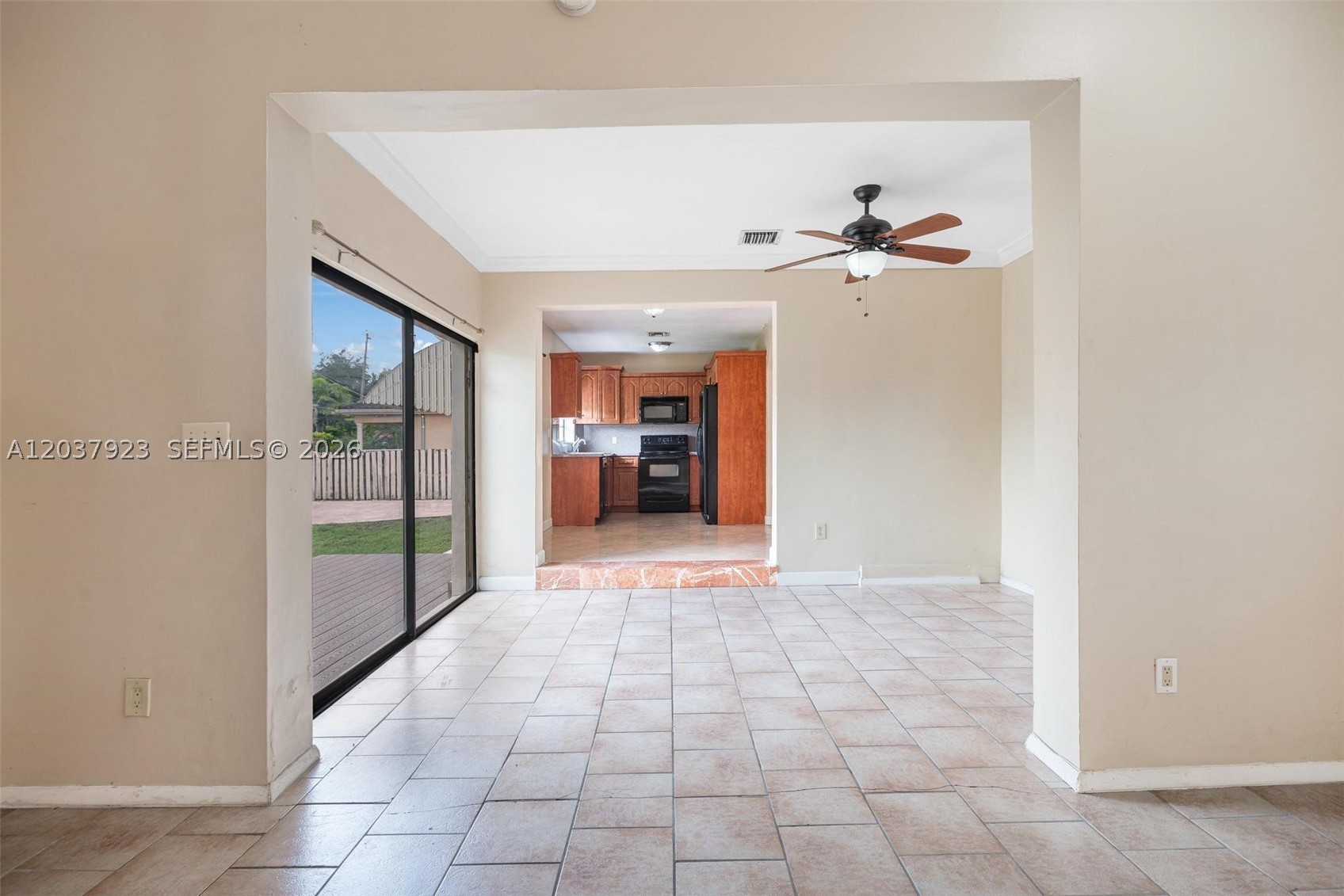 241 Hammond Dr, Miami Springs FL 33166