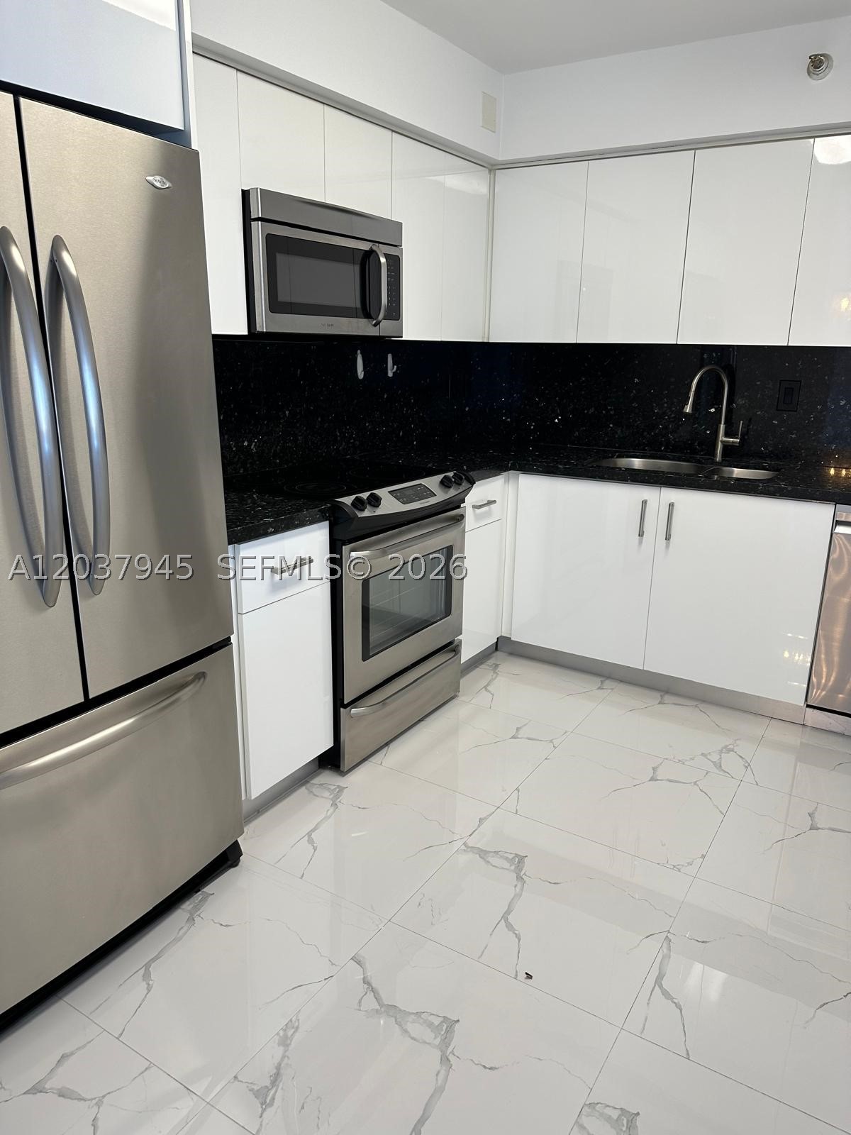 3530 Mystic Pointe Dr #3208, Aventura FL 33180