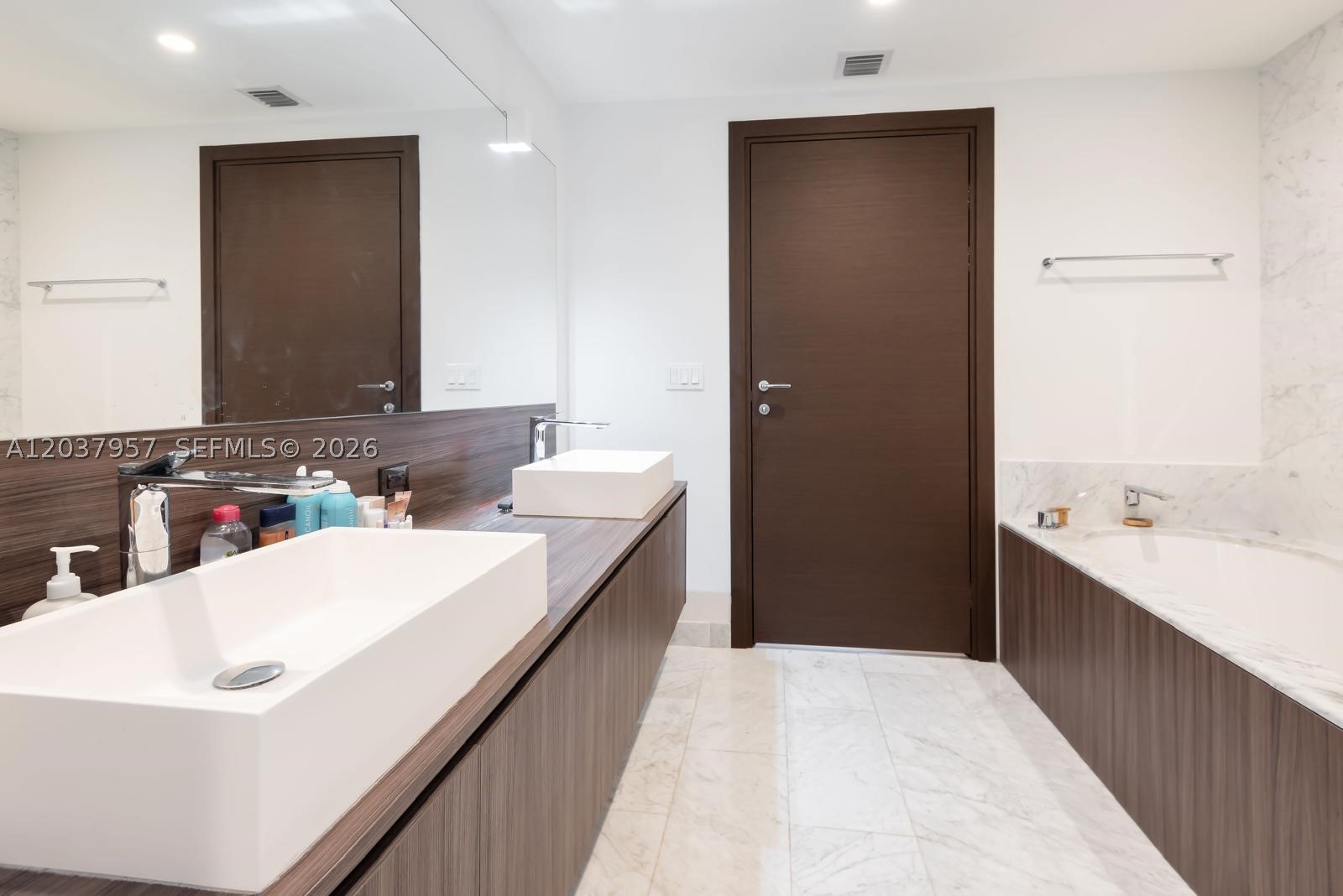 1000 Brickell Plz #2603, Miami FL 33131