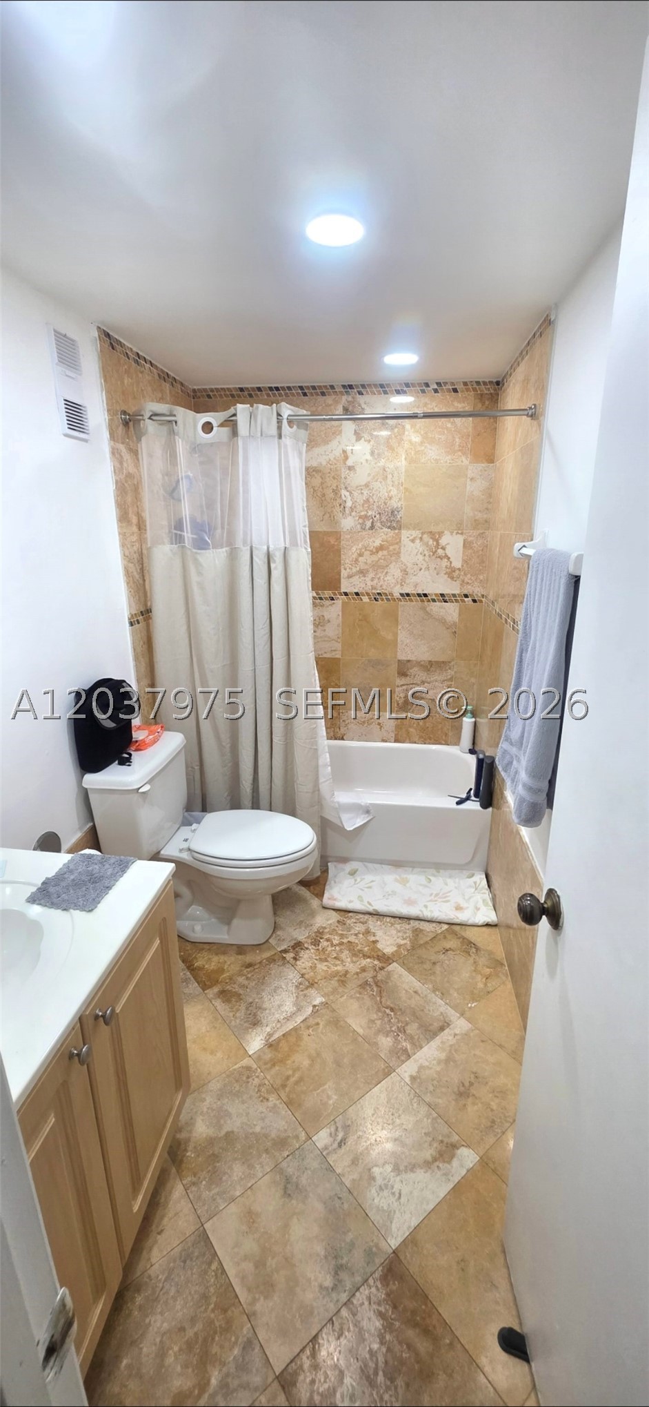 10000 NW 80th Ct #2149, Hialeah Gardens FL 33016