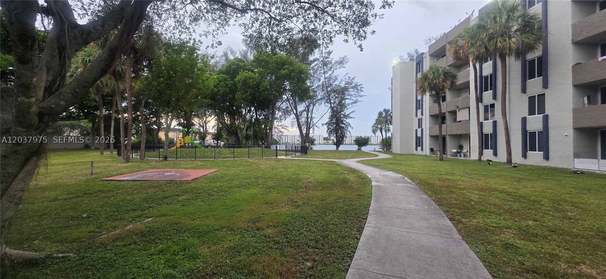 10000 NW 80th Ct #2149, Hialeah Gardens FL 33016