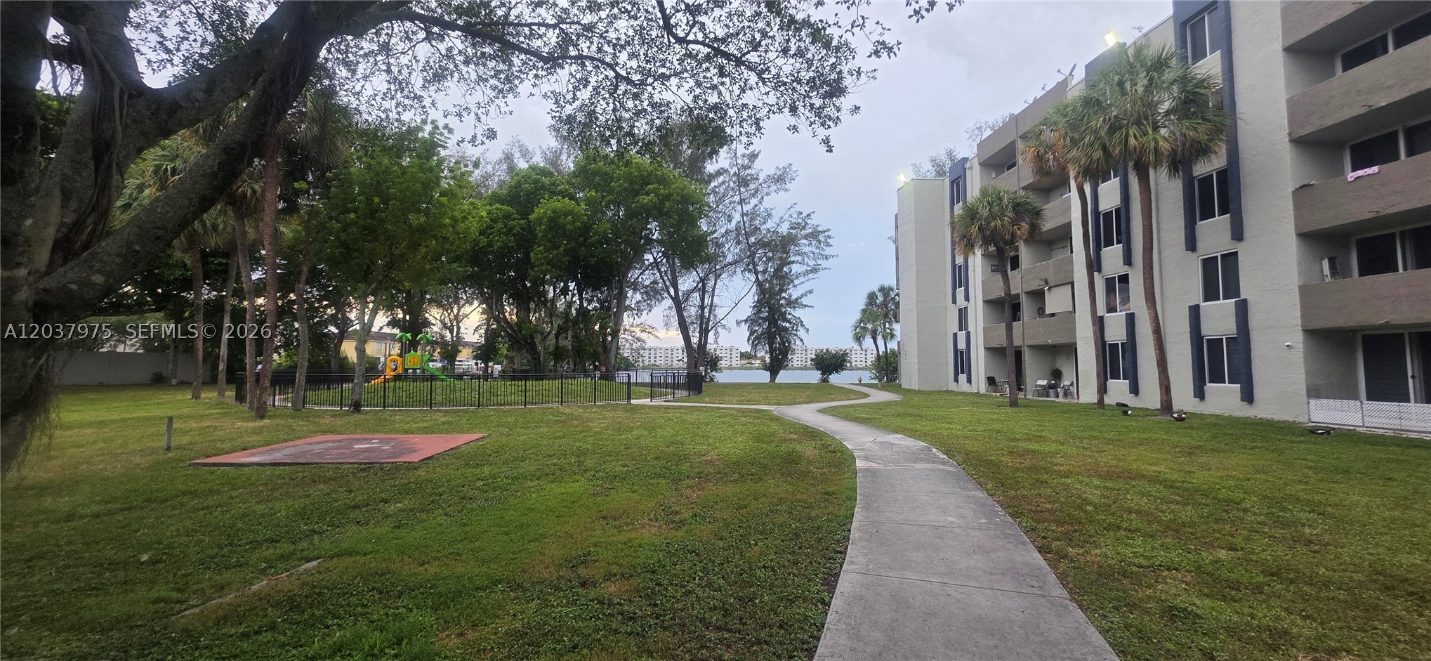 10000 NW 80th Ct #2149, Hialeah Gardens FL 33016