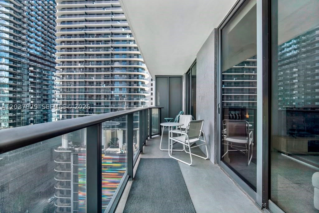 45 SW 9th St #1609, Miami FL 33130