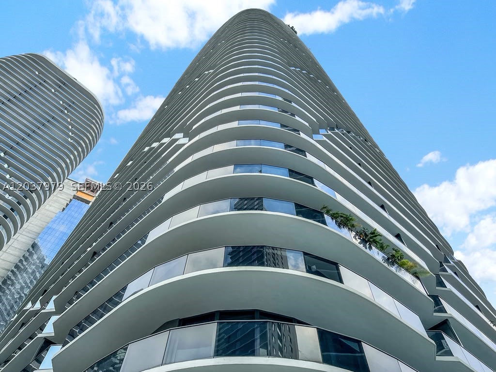 45 SW 9th St #1609, Miami FL 33130