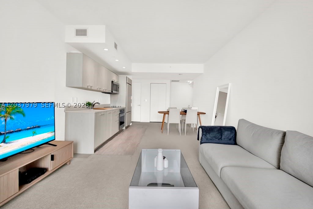 45 SW 9th St #1609, Miami FL 33130