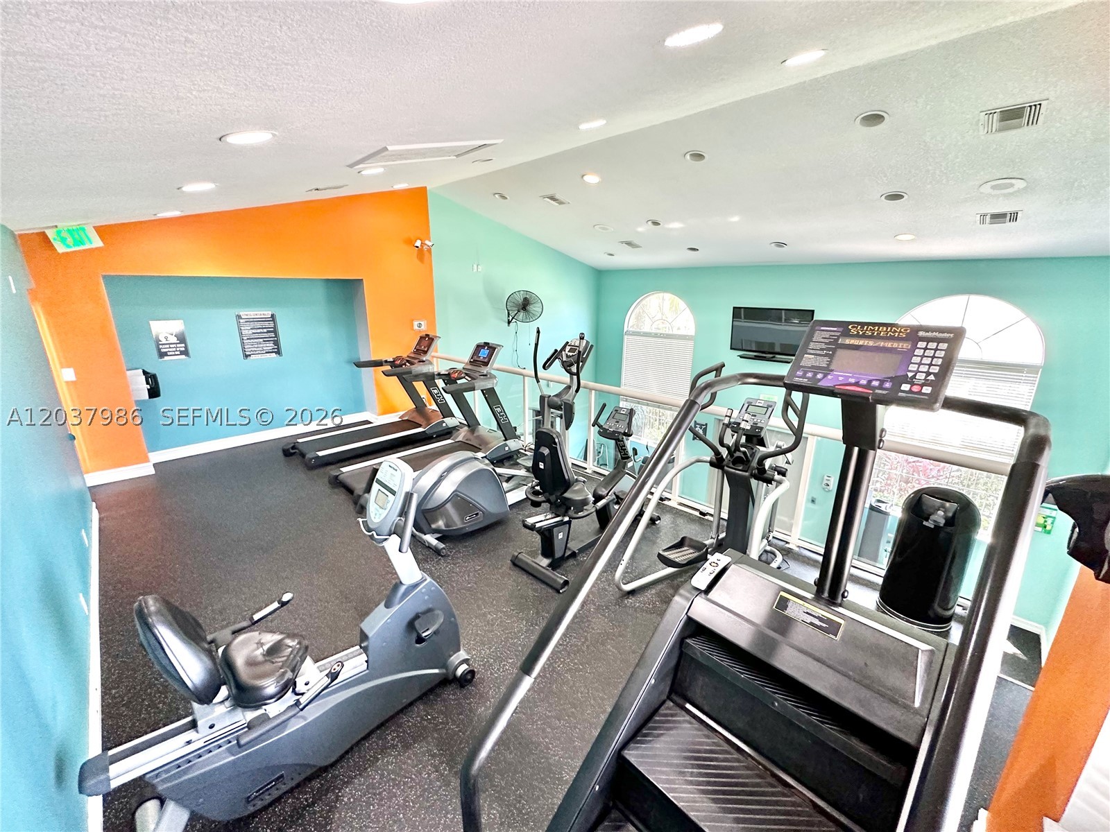 8955 Wiles Rd #208, Coral Springs FL 33067