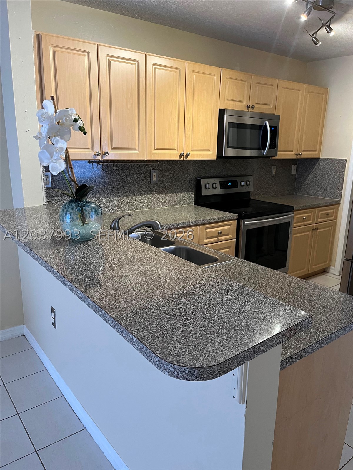 Pembroke Pines FL 33025 - A12037993