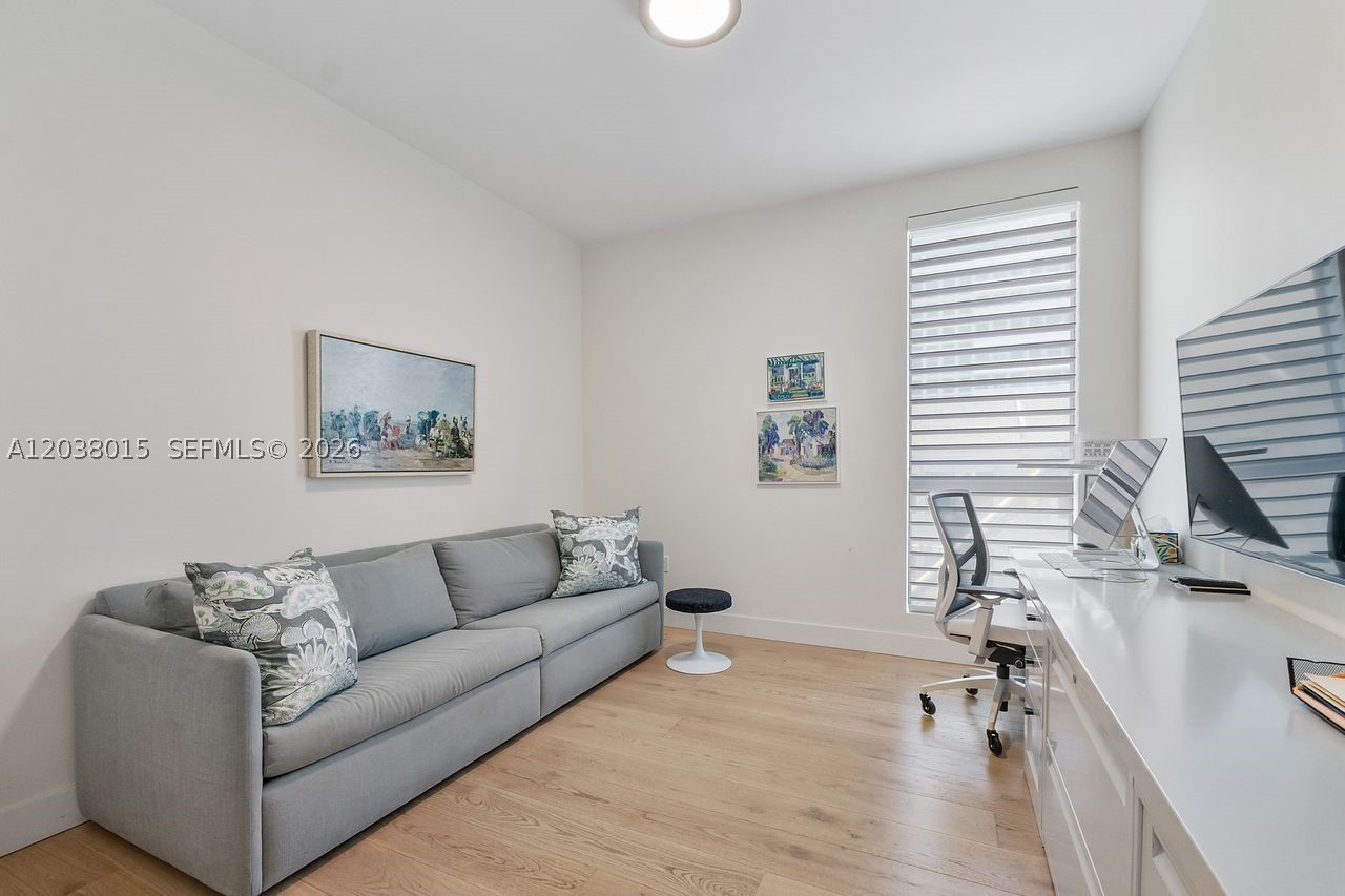 718 Valencia Ave #403, Coral Gables FL 33134