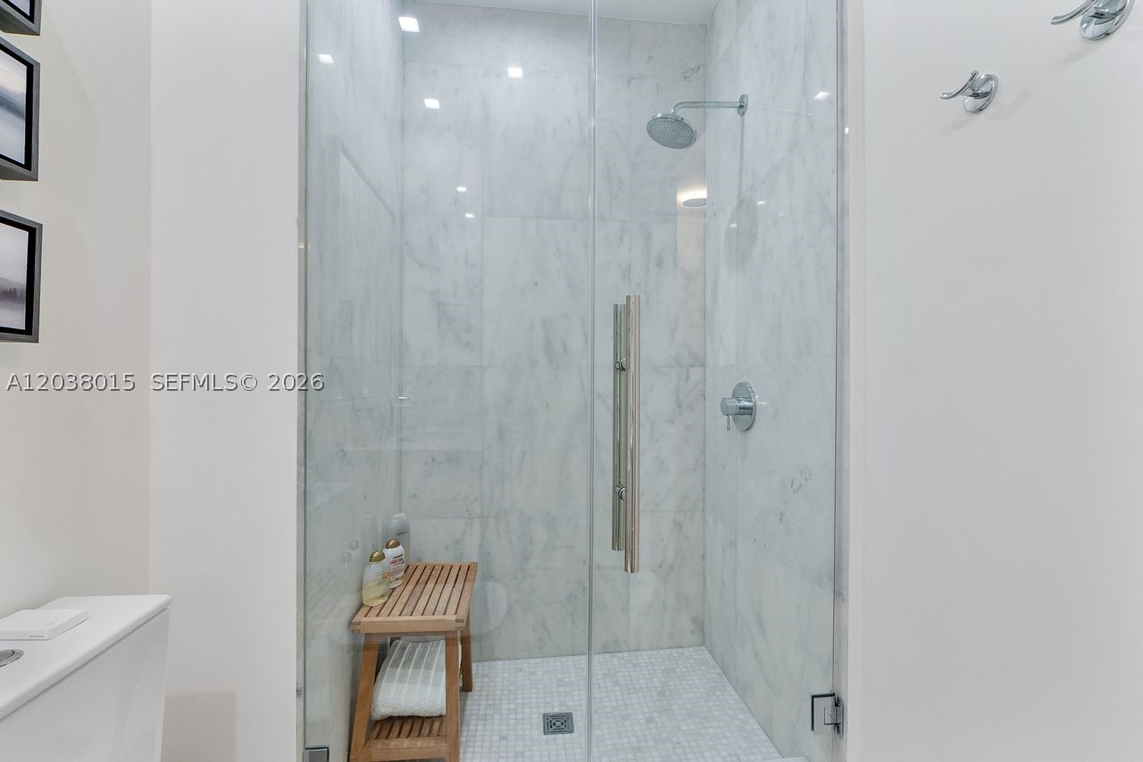718 Valencia Ave #403, Coral Gables FL 33134