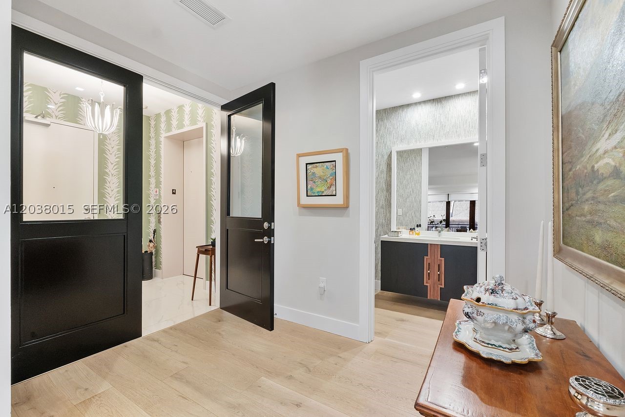 718 Valencia Ave #403, Coral Gables FL 33134