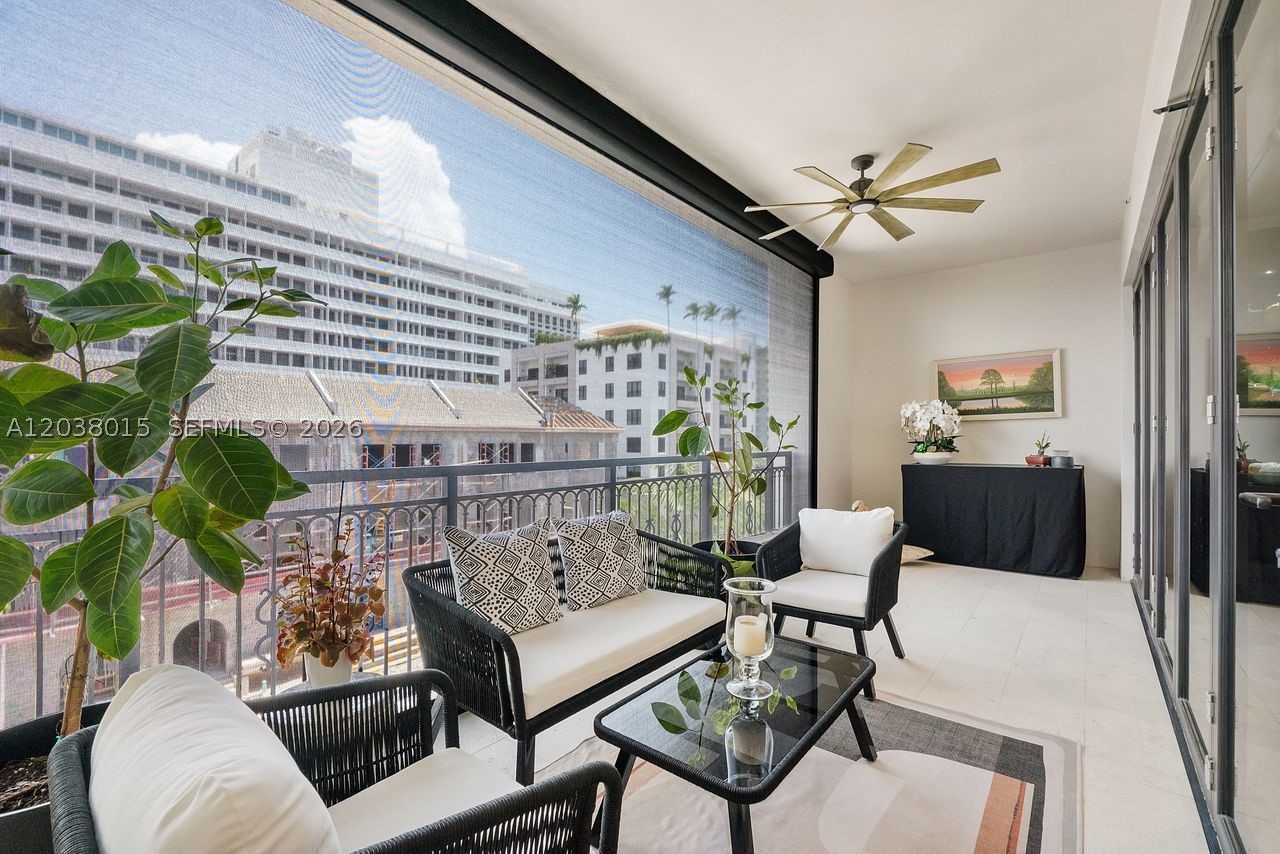 718 Valencia Ave #403, Coral Gables FL 33134