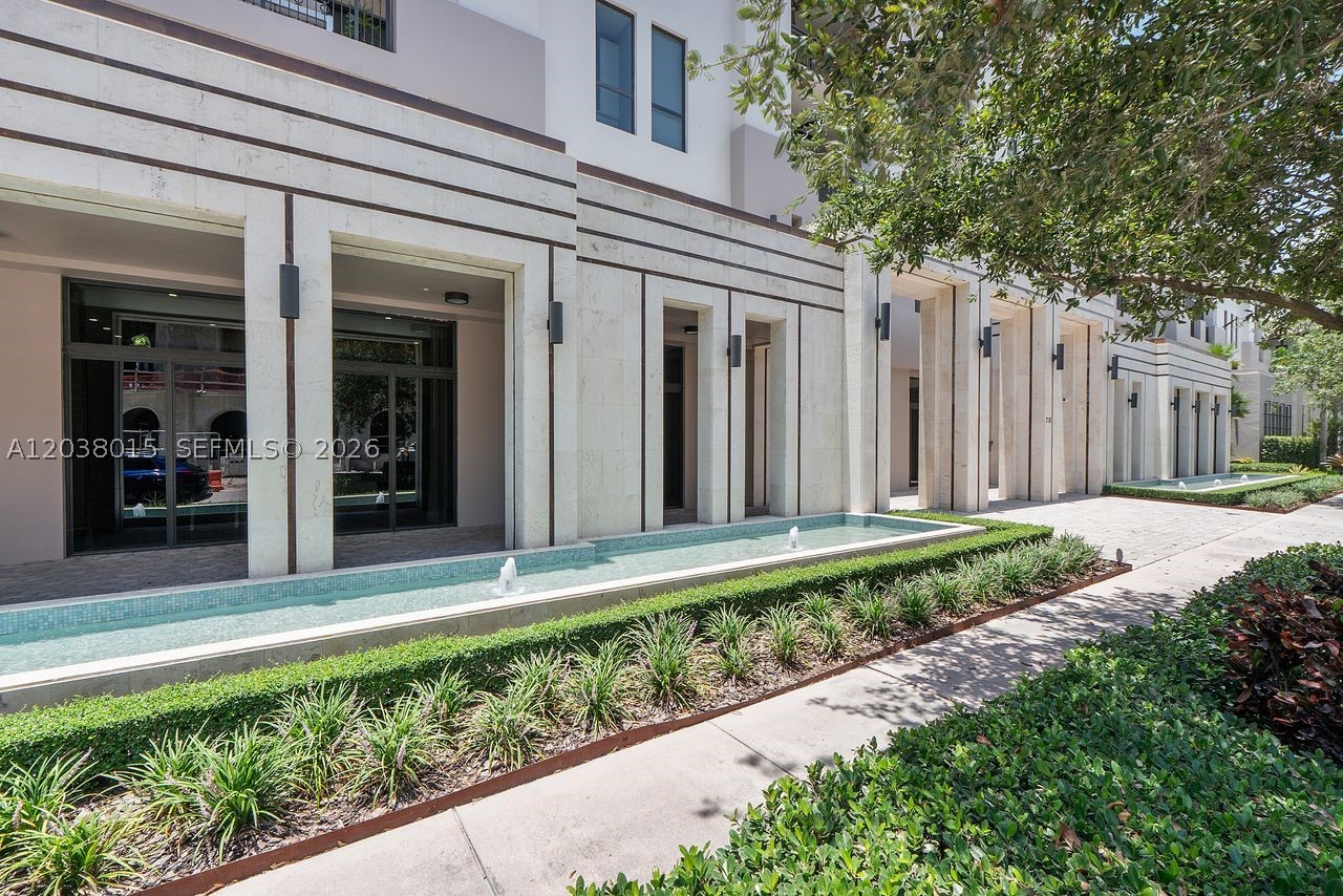 718 Valencia Ave #403, Coral Gables FL 33134