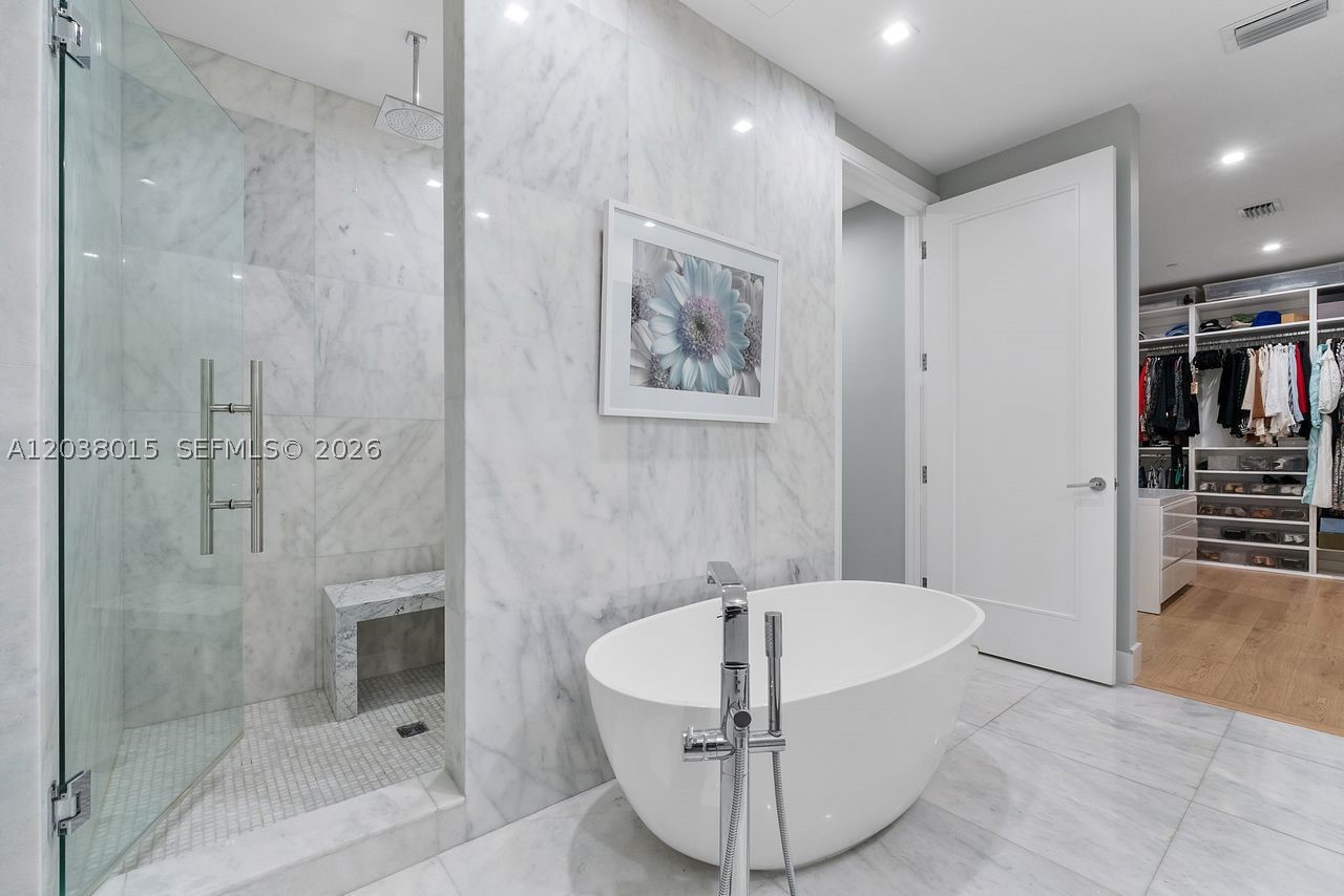 718 Valencia Ave #403, Coral Gables FL 33134
