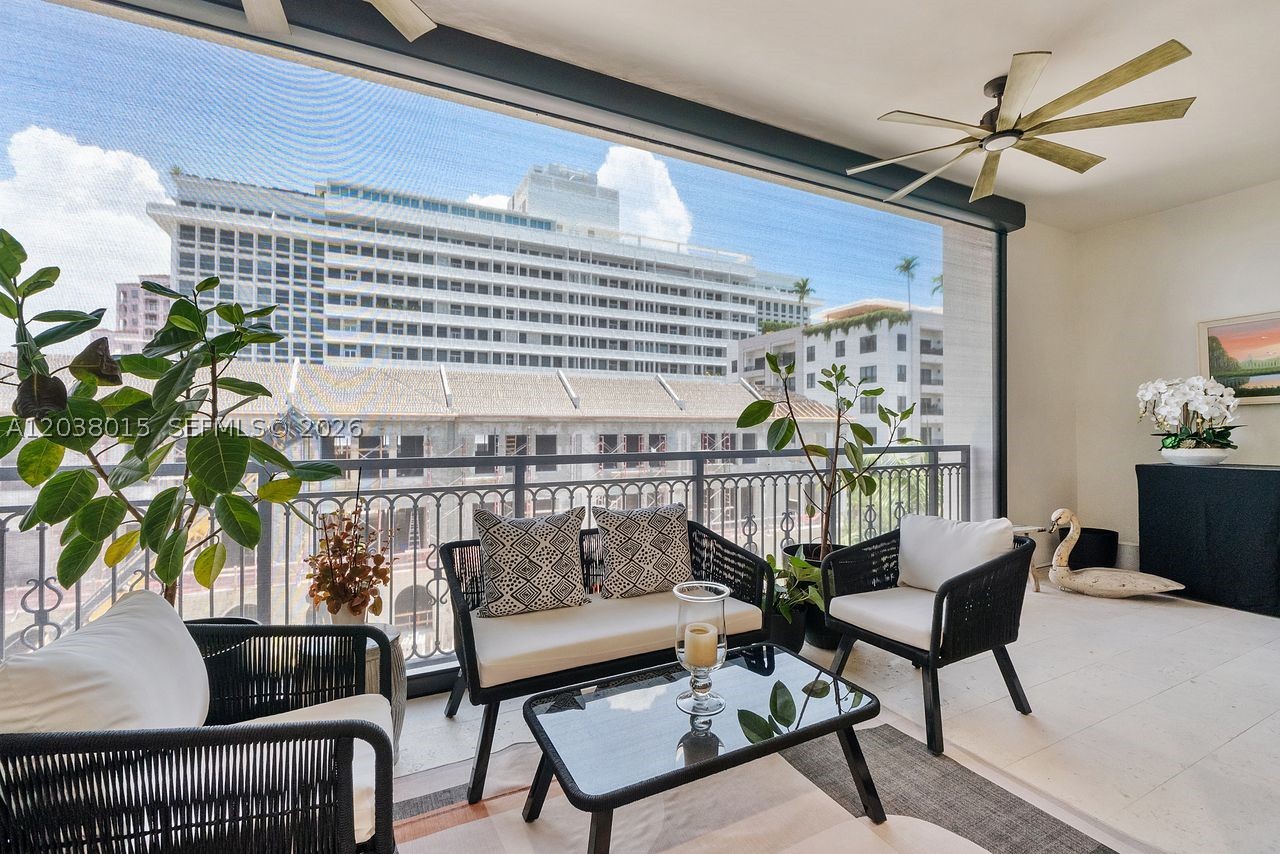 718 Valencia Ave #403, Coral Gables FL 33134