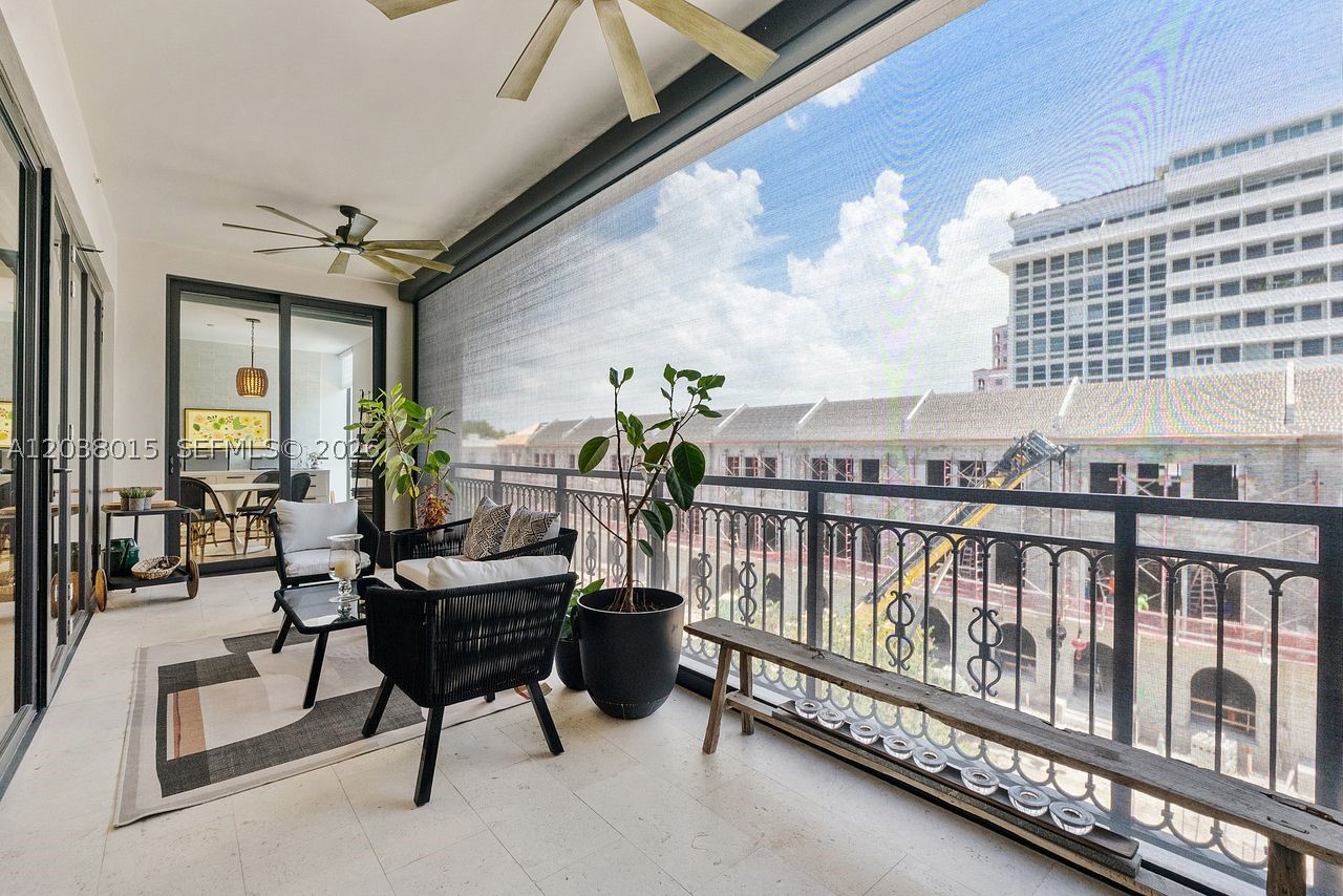 718 Valencia Ave #403, Coral Gables FL 33134