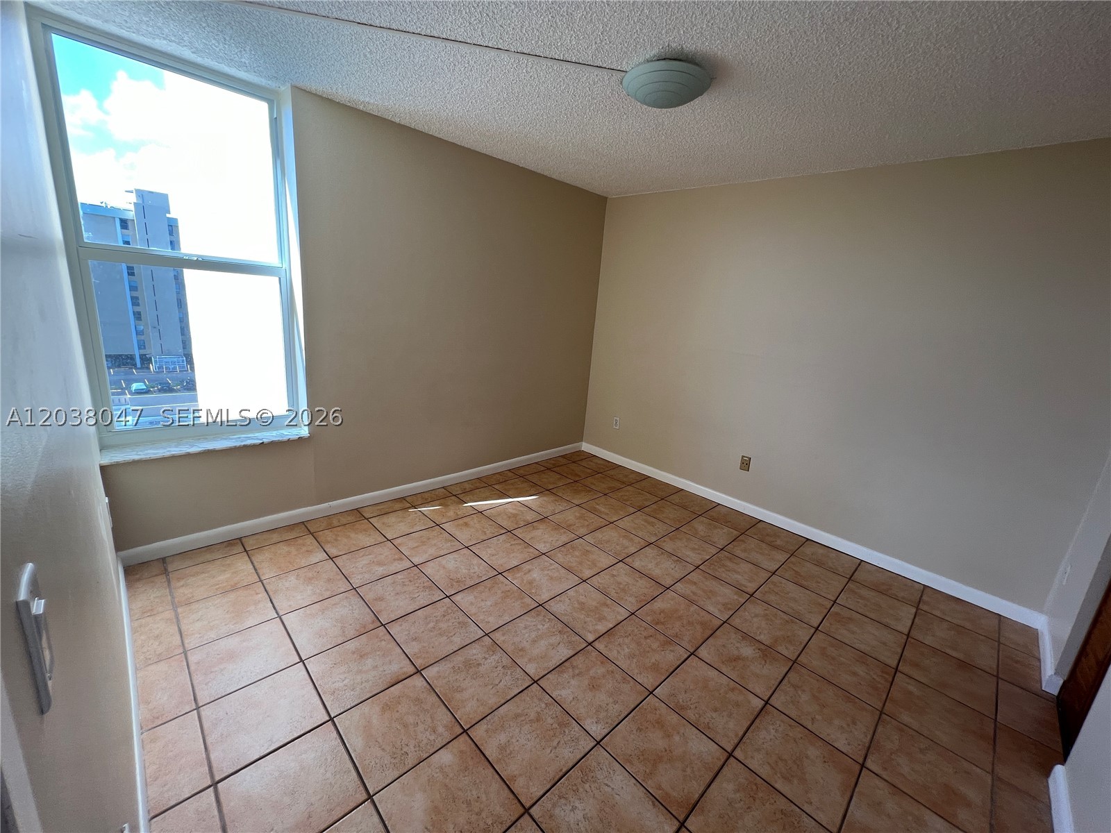 2350 NE 135th St #704, North Miami FL 33181