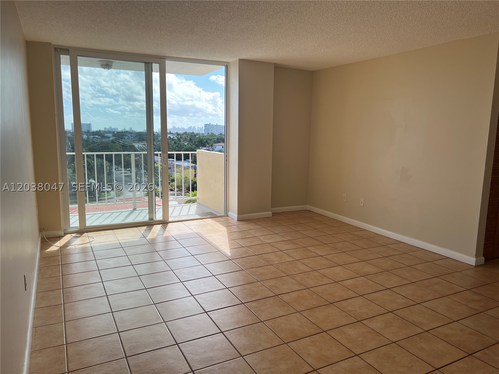 2350 NE 135th St #704, North Miami FL 33181