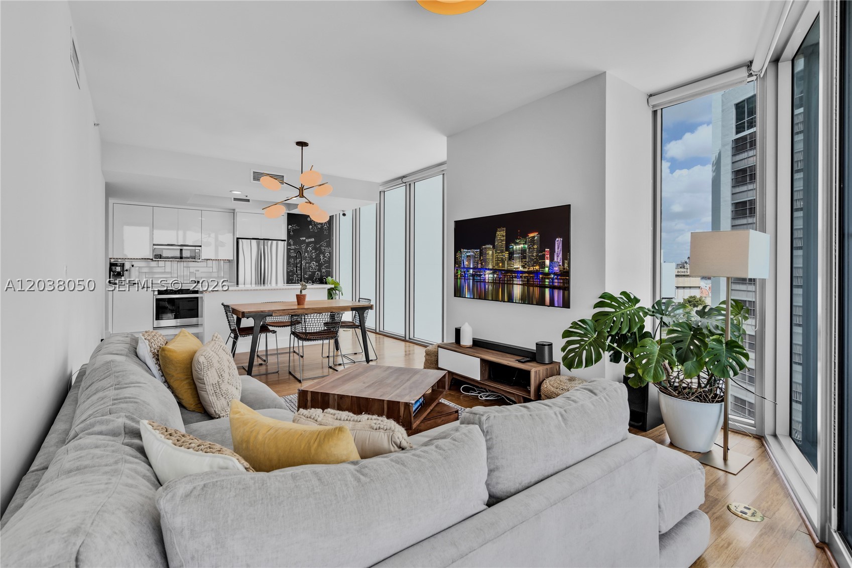 888 Biscayne Boulevard #812, Miami FL 33132
