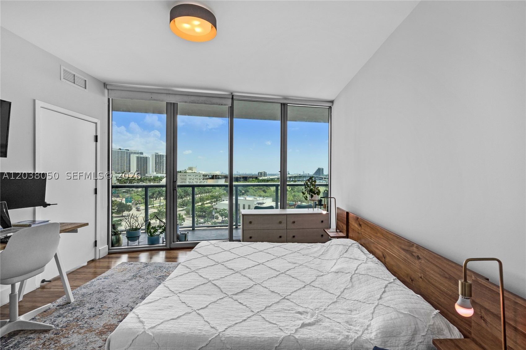 888 Biscayne Boulevard #812, Miami FL 33132