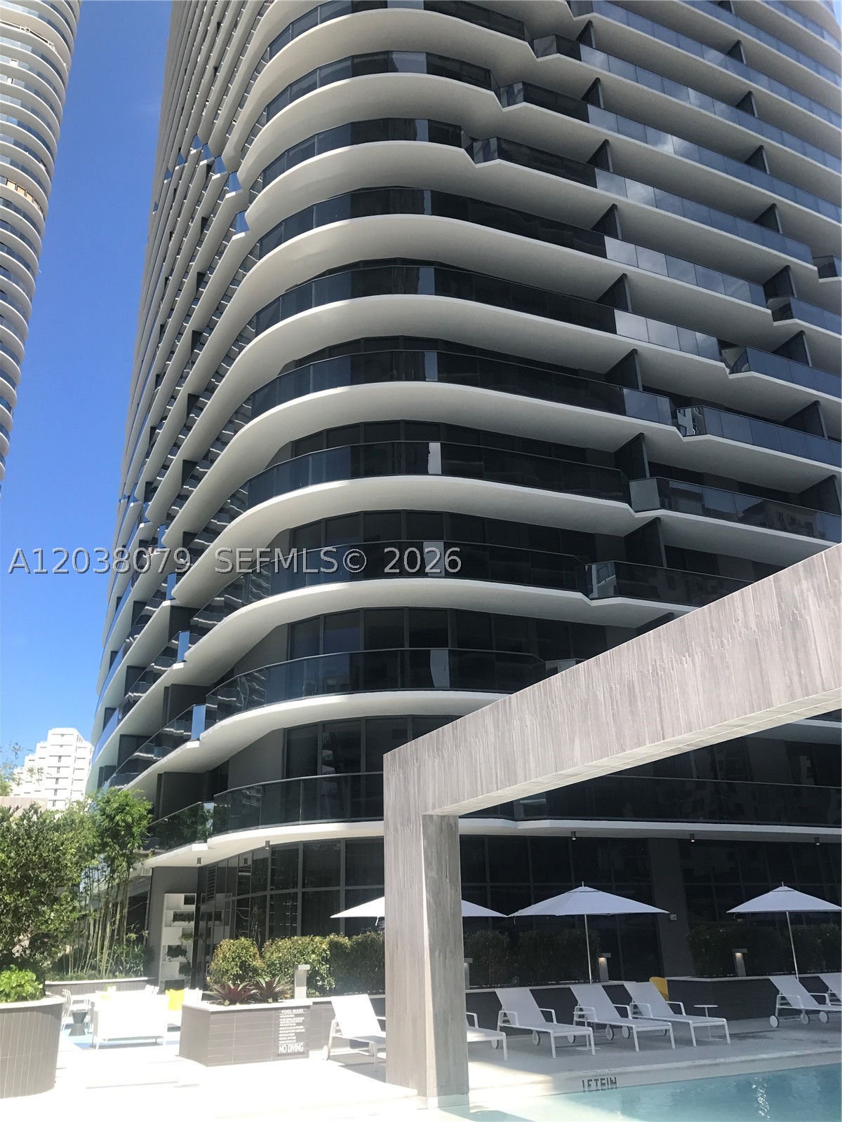 55 SW 9th St #1607, Miami FL 33130