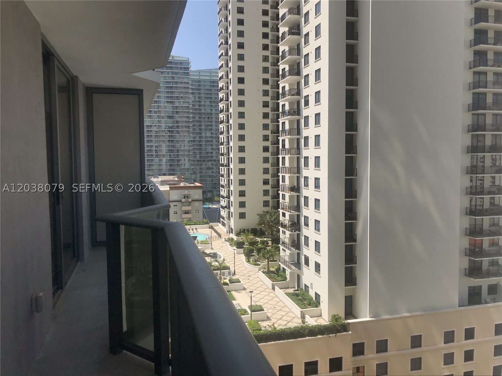 55 SW 9th St #1607, Miami FL 33130