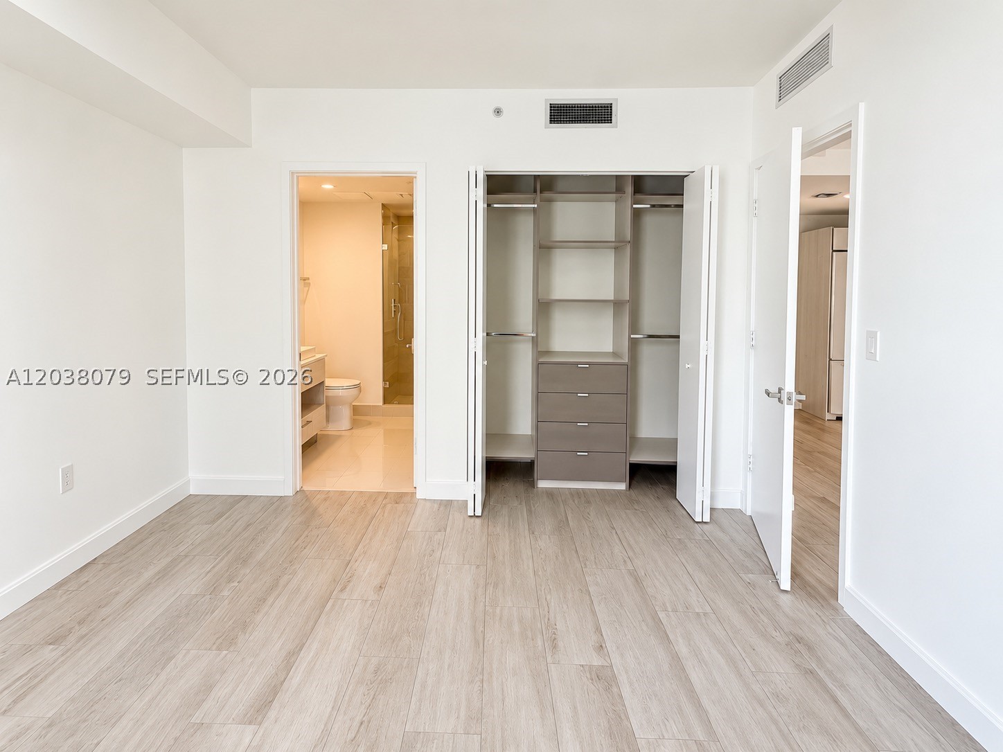 55 SW 9th St #1607, Miami FL 33130