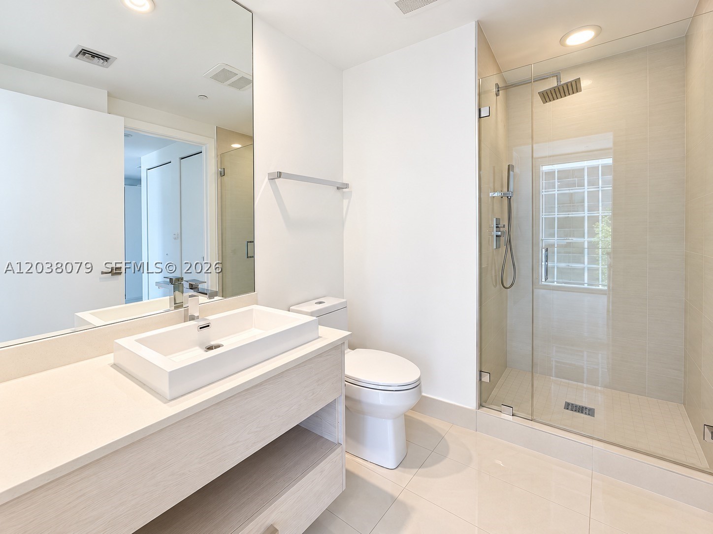 55 SW 9th St #1607, Miami FL 33130
