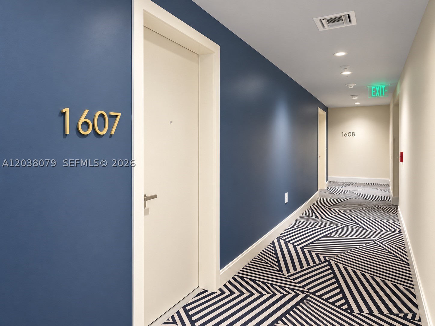 55 SW 9th St #1607, Miami FL 33130
