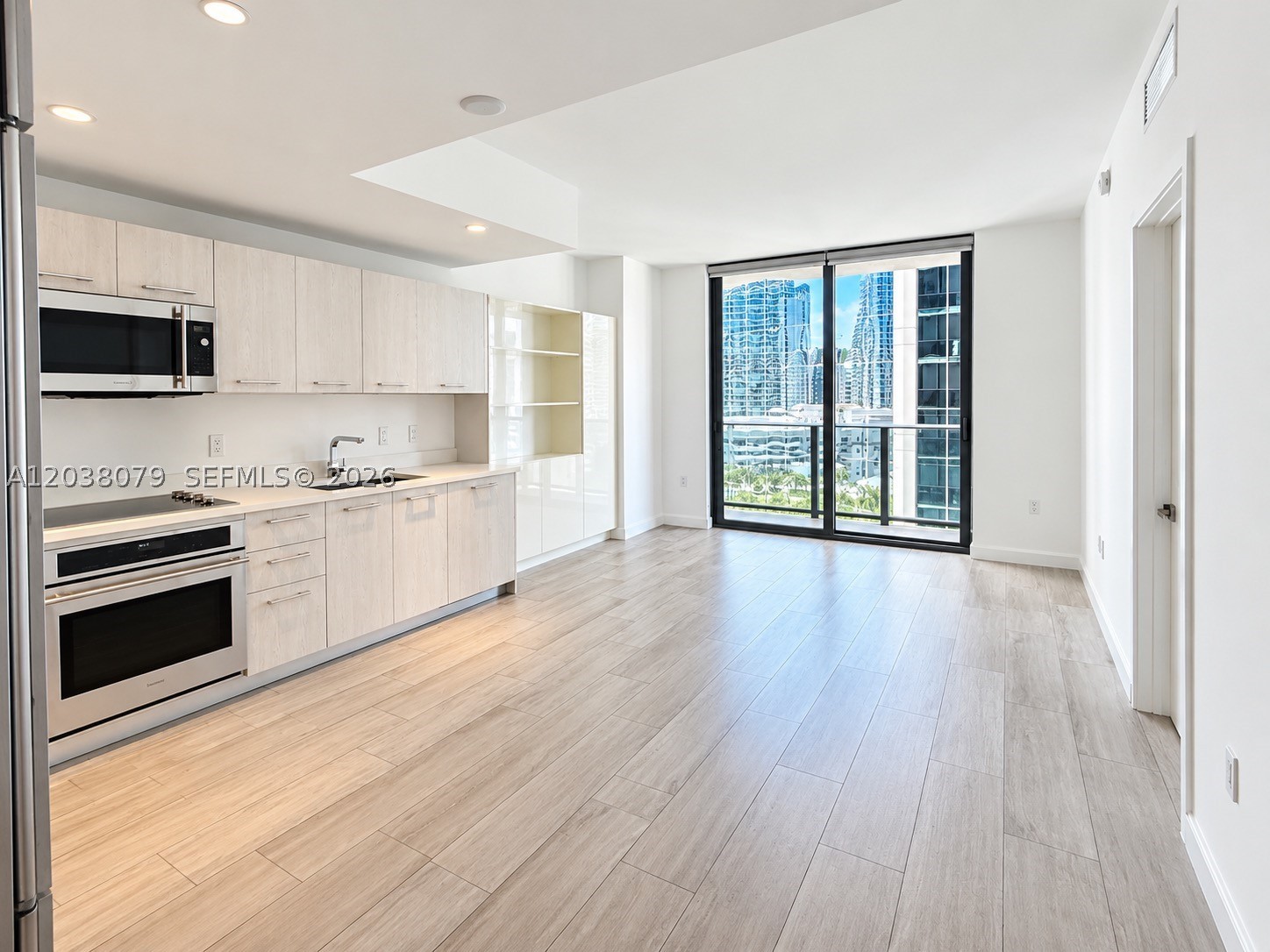 55 SW 9th St #1607, Miami FL 33130