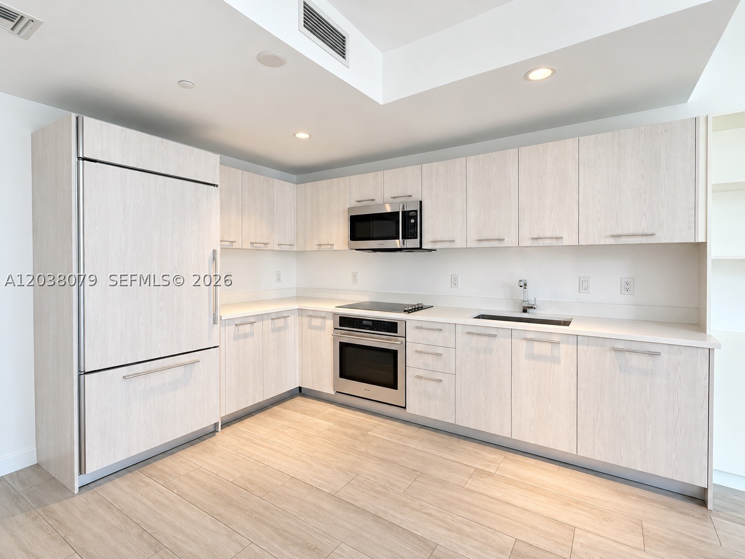 55 SW 9th St #1607, Miami FL 33130