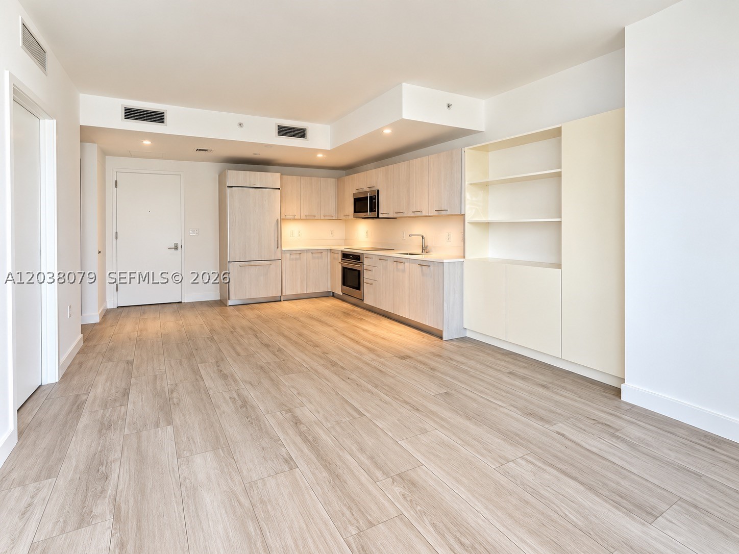 55 SW 9th St #1607, Miami FL 33130