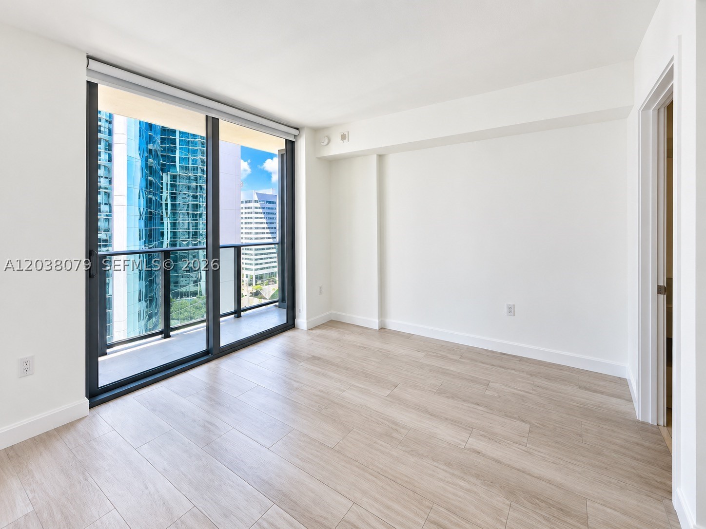 55 SW 9th St #1607, Miami FL 33130