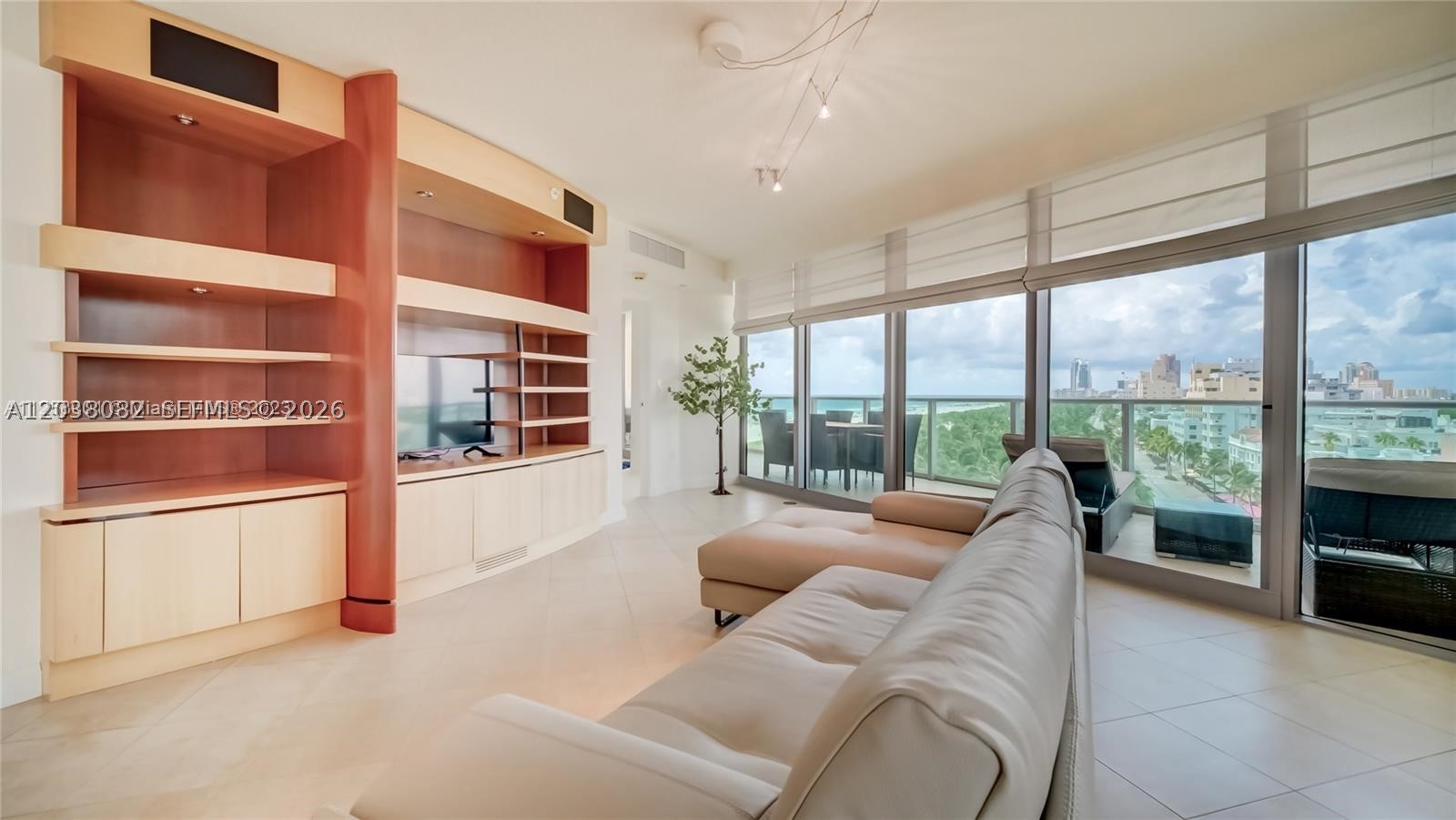 1455 Ocean Dr #902, Miami Beach FL 33139