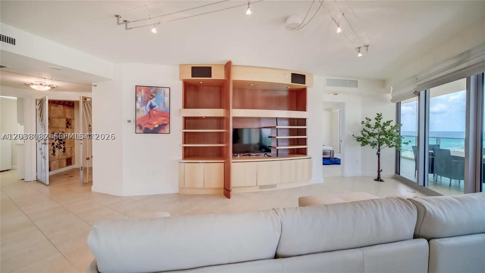 1455 Ocean Dr #902, Miami Beach FL 33139